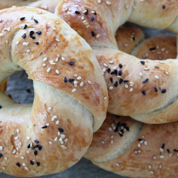 Açma (türkische Brötchen)
